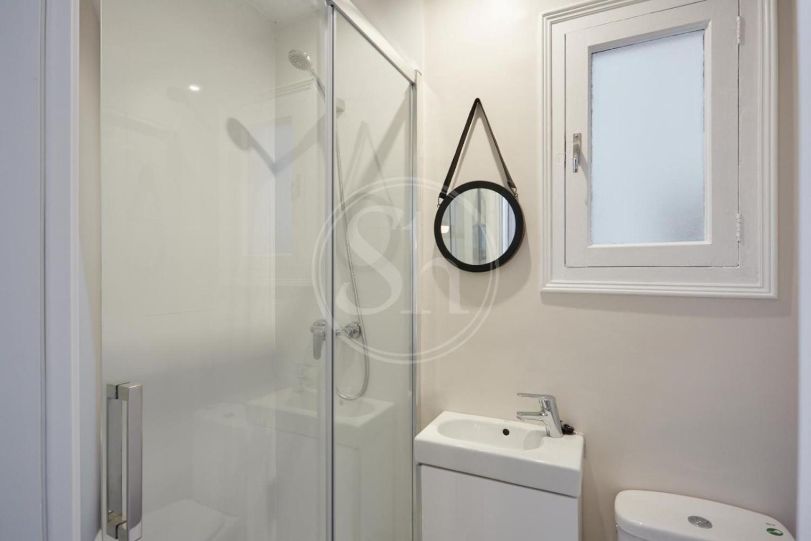 Double Bedroom Men Only Exaimple * Barcelona